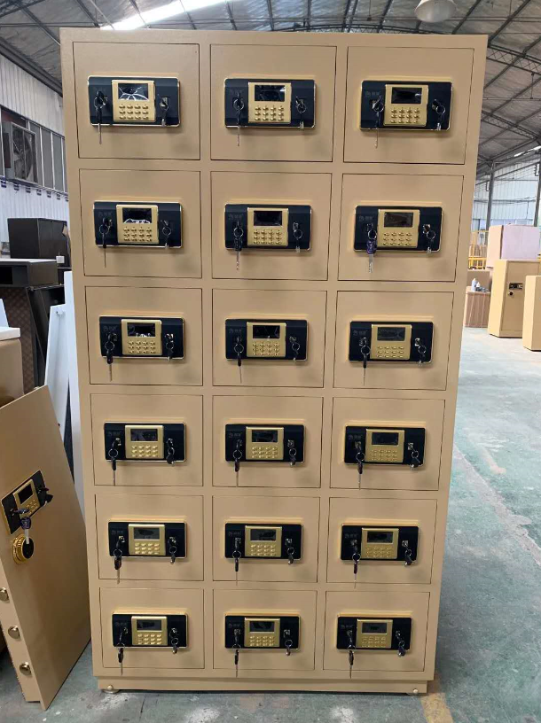 定做酒（jiǔ）店大堂多門保險（xiǎn）櫃