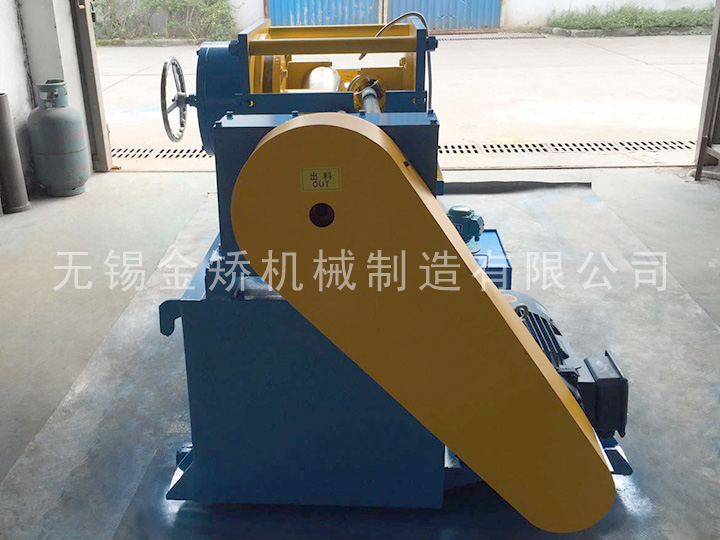 臥式250型（xíng）矯直機